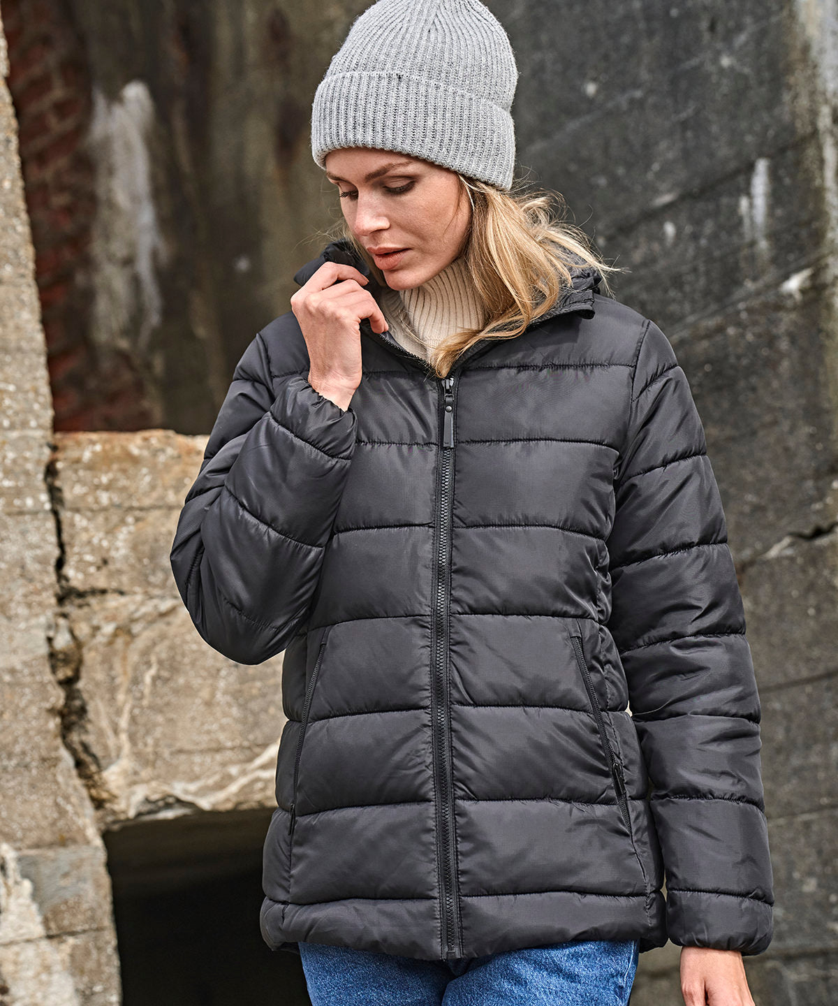 Women's lite hooded jacket (9647)