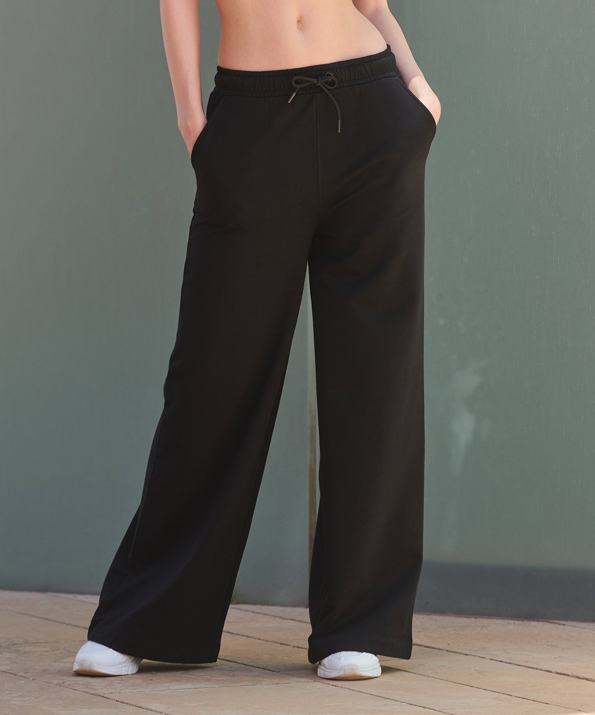 Women's sustainable fashion wide leg joggers