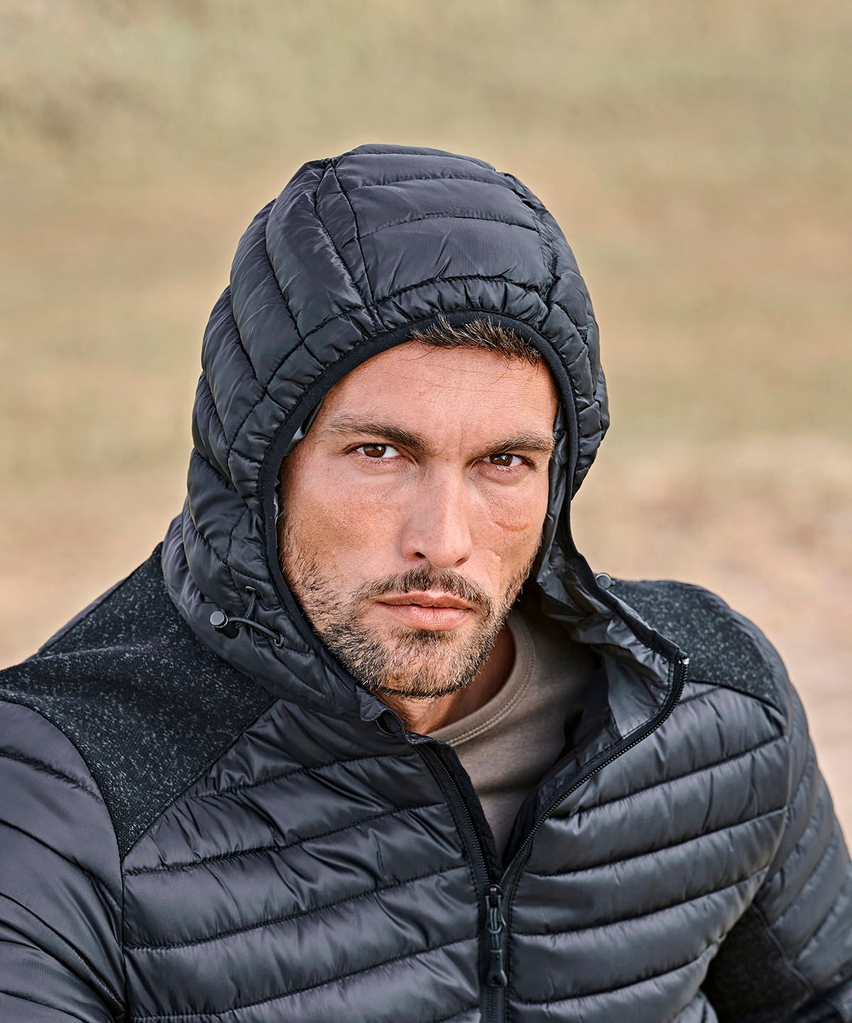 Hooded outdoor crossover - New Wave Society