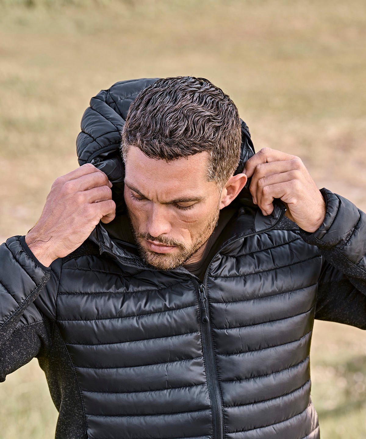 Hooded outdoor crossover - New Wave Society